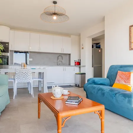 3-br Terrace Steps From Beaches Cannes