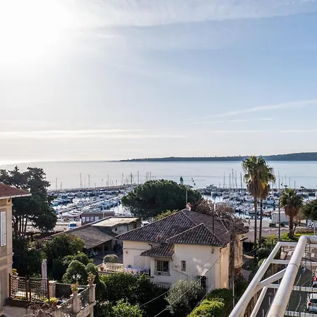 Lägenhet 3-br Terrace Steps From Beaches Cannes