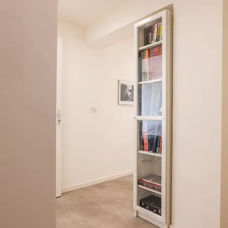 3-br Terrace Steps From Beaches カンヌ