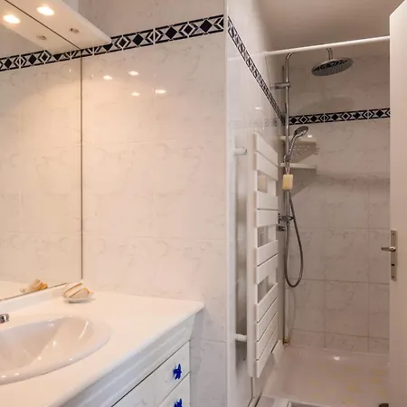 3-br Terrace Steps From Beaches Lägenhet *