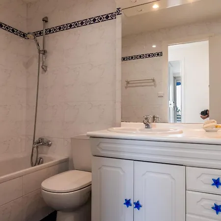 3-br Terrace Steps From Beaches