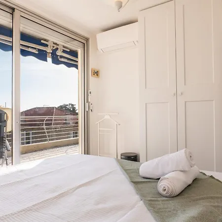 3-br Terrace Steps From Beaches * Cannes