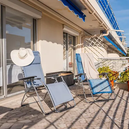 3-br Terrace Steps From Beaches Cannes