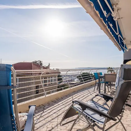 Lägenhet 3-br Terrace Steps From Beaches