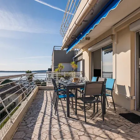 Apartamento 3-br Terrace Steps From Beaches