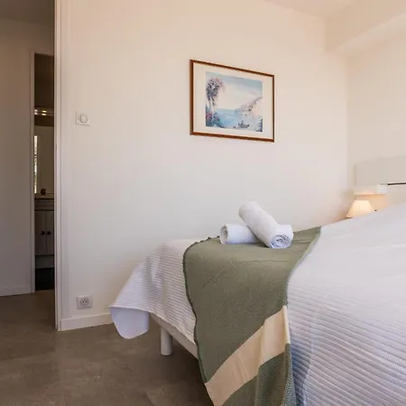 Apartamento 3-br Terrace Steps From Beaches